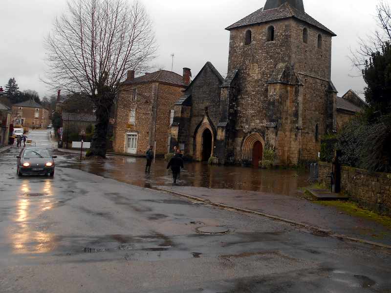 Place-eglise-eau.jpg